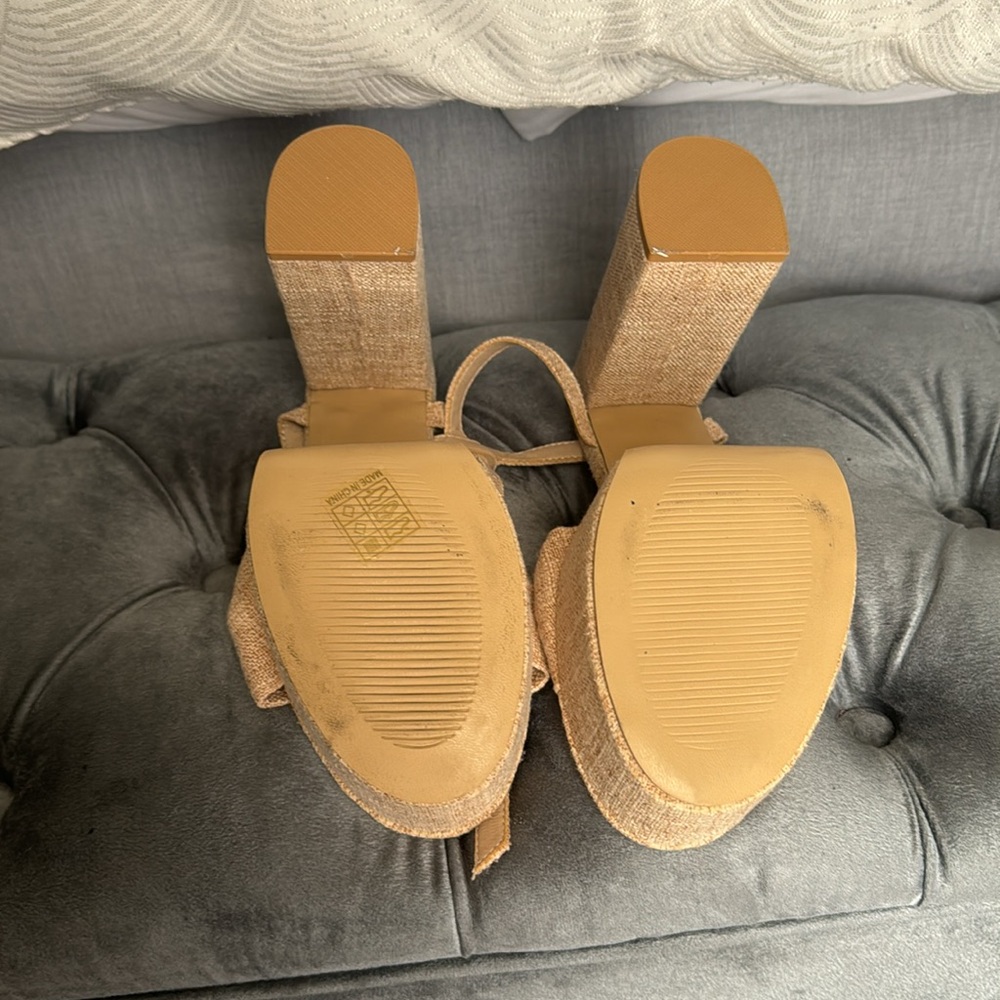 Brand new. Size 41. Cream tweed platform high heels sandals. - Picture 4 of 4